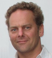Jérôme Je m'efforce de vous aider